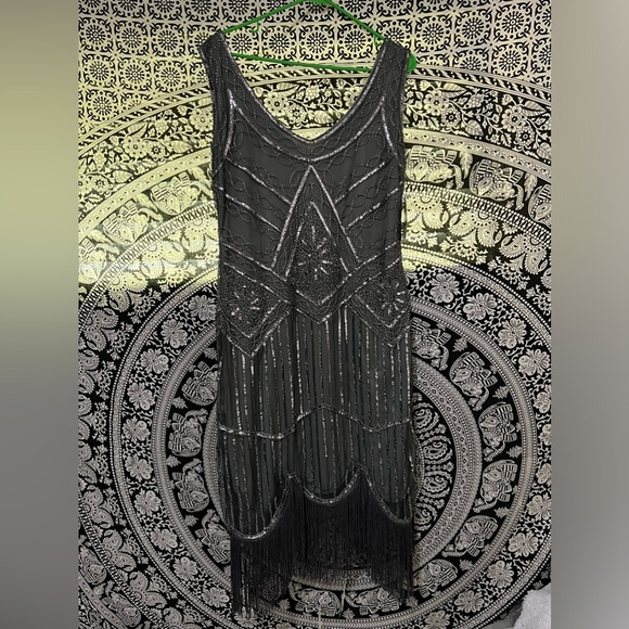 NWT Set Women’s flapper dress XL w gloves, faux Pearls, head piece, and earrings - Picture 2 of 8
